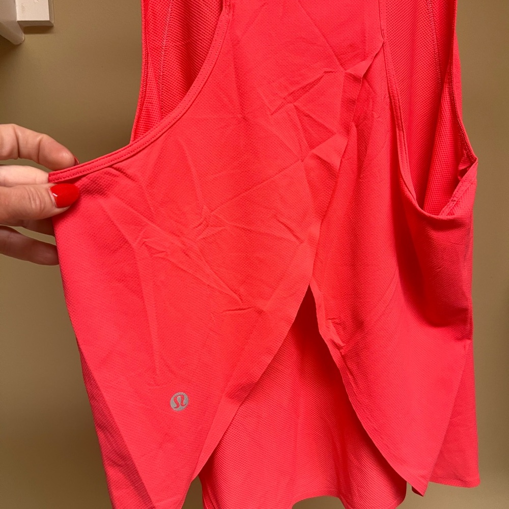 Bundle Lululemon Tanks - Picture 9 of 11